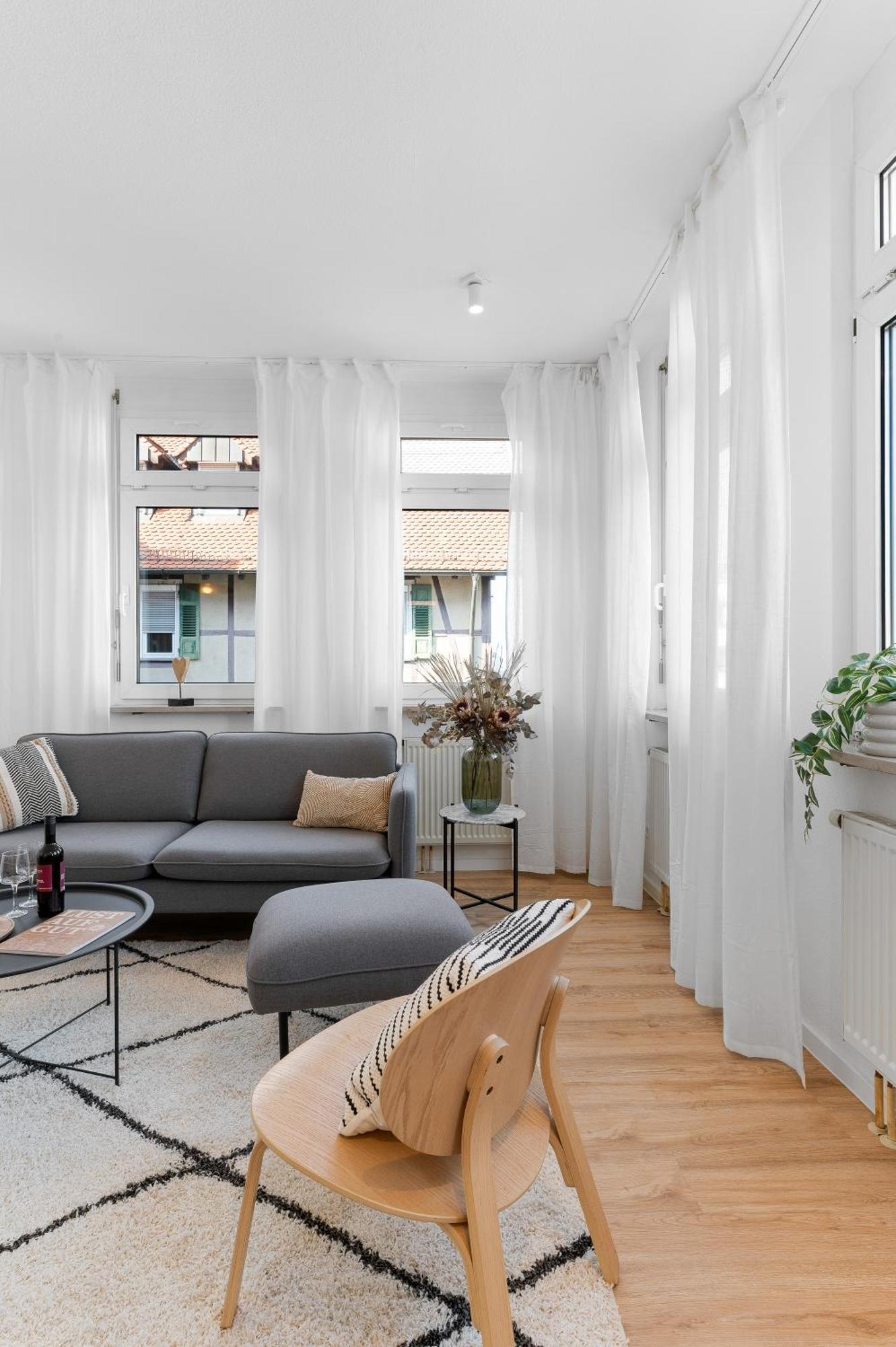 Helle Zentrumsnahe Familienfreundliche Ferienwohnung Fellbach Ngoại thất bức ảnh